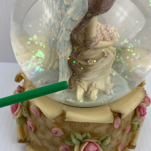 Vintage Musical Snow Globe Angel with Pink Roses - Picture 7 of 13